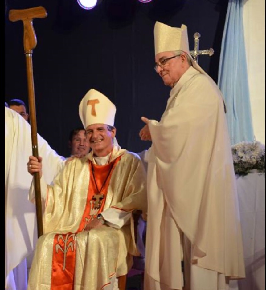 Salutación a Monseñor Canecin 